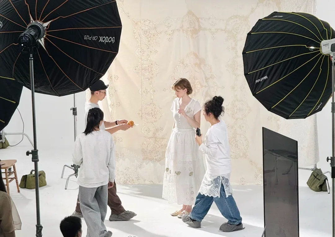 Fashion photoshoot in a professional Guangzhou studio